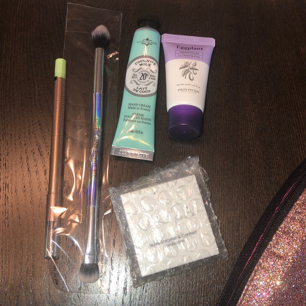 Ipsy bag - Picture 3 of 4
